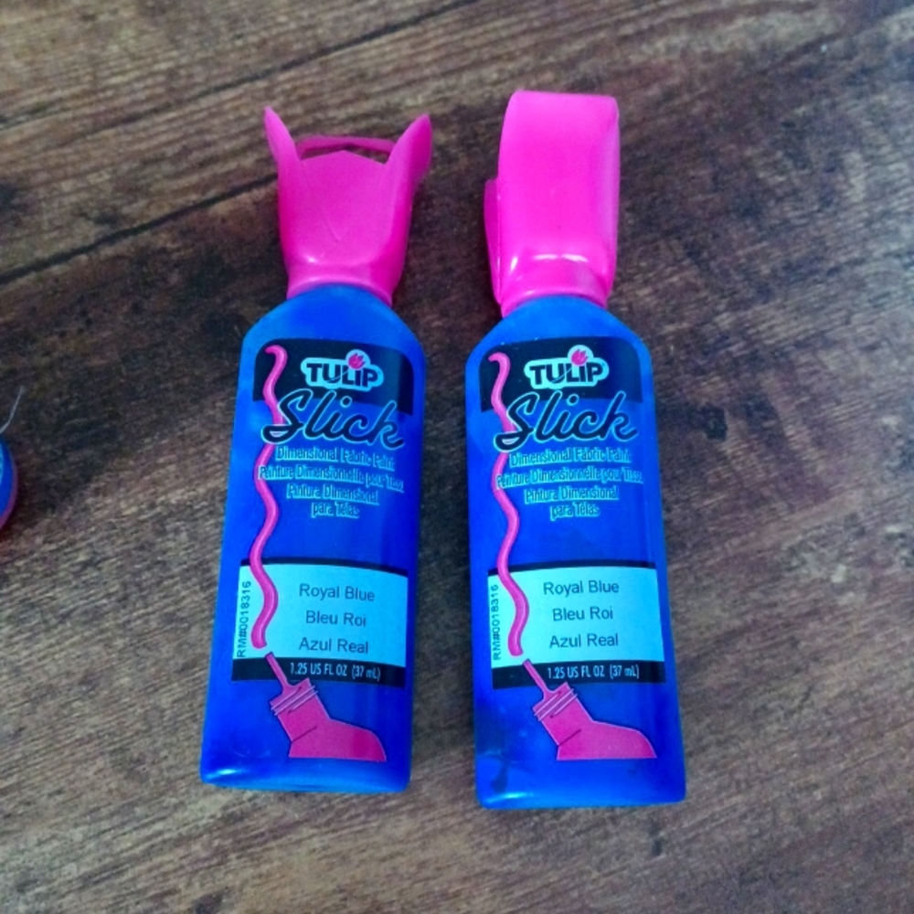 Tulip slick dimensional fabric paint